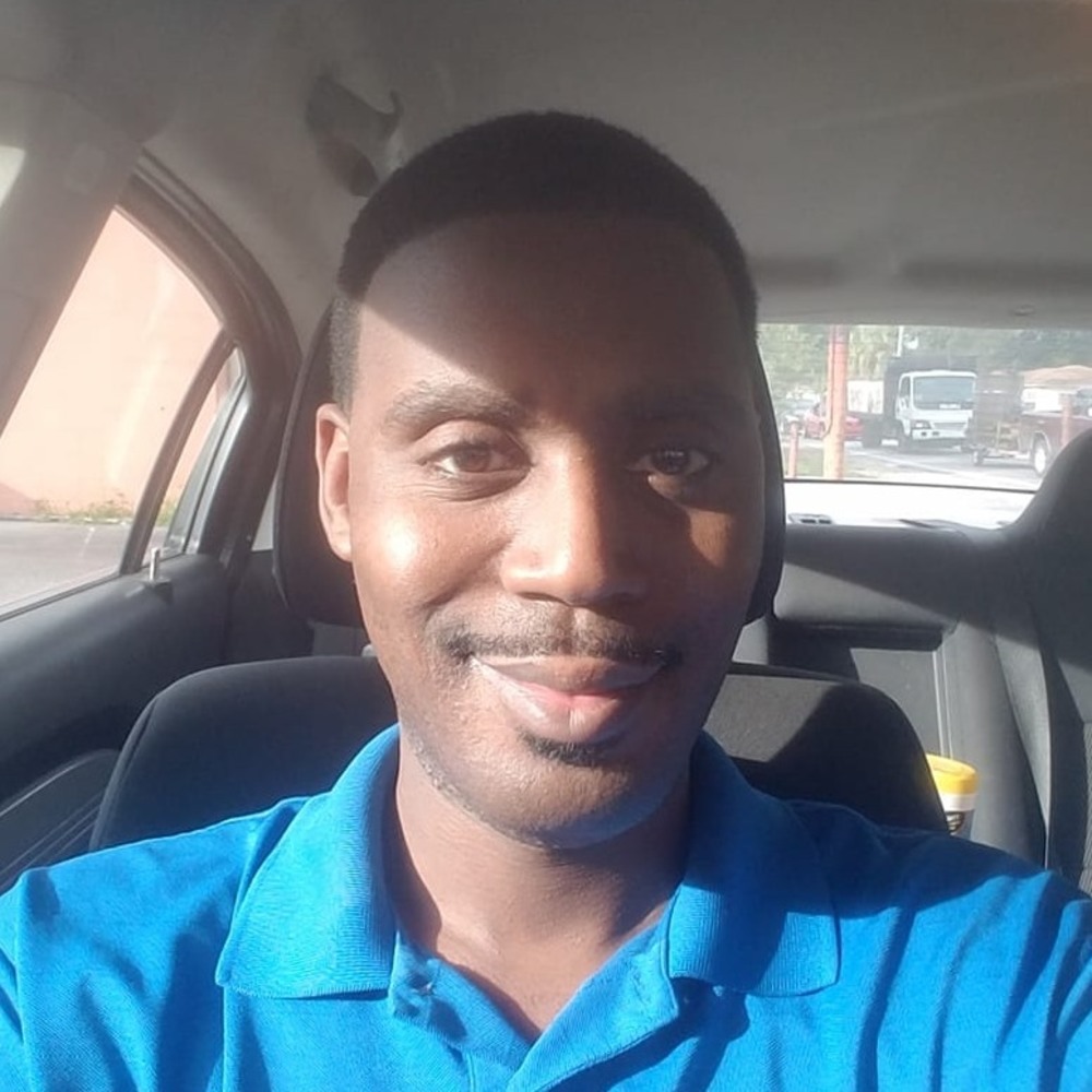 Meet your Posher, Eric